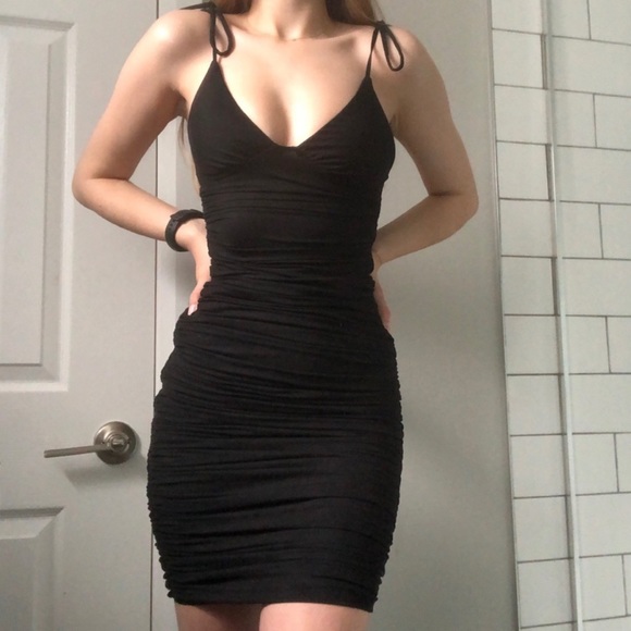 Aritzia Dresses & Skirts - Wilfred Winona Dress
